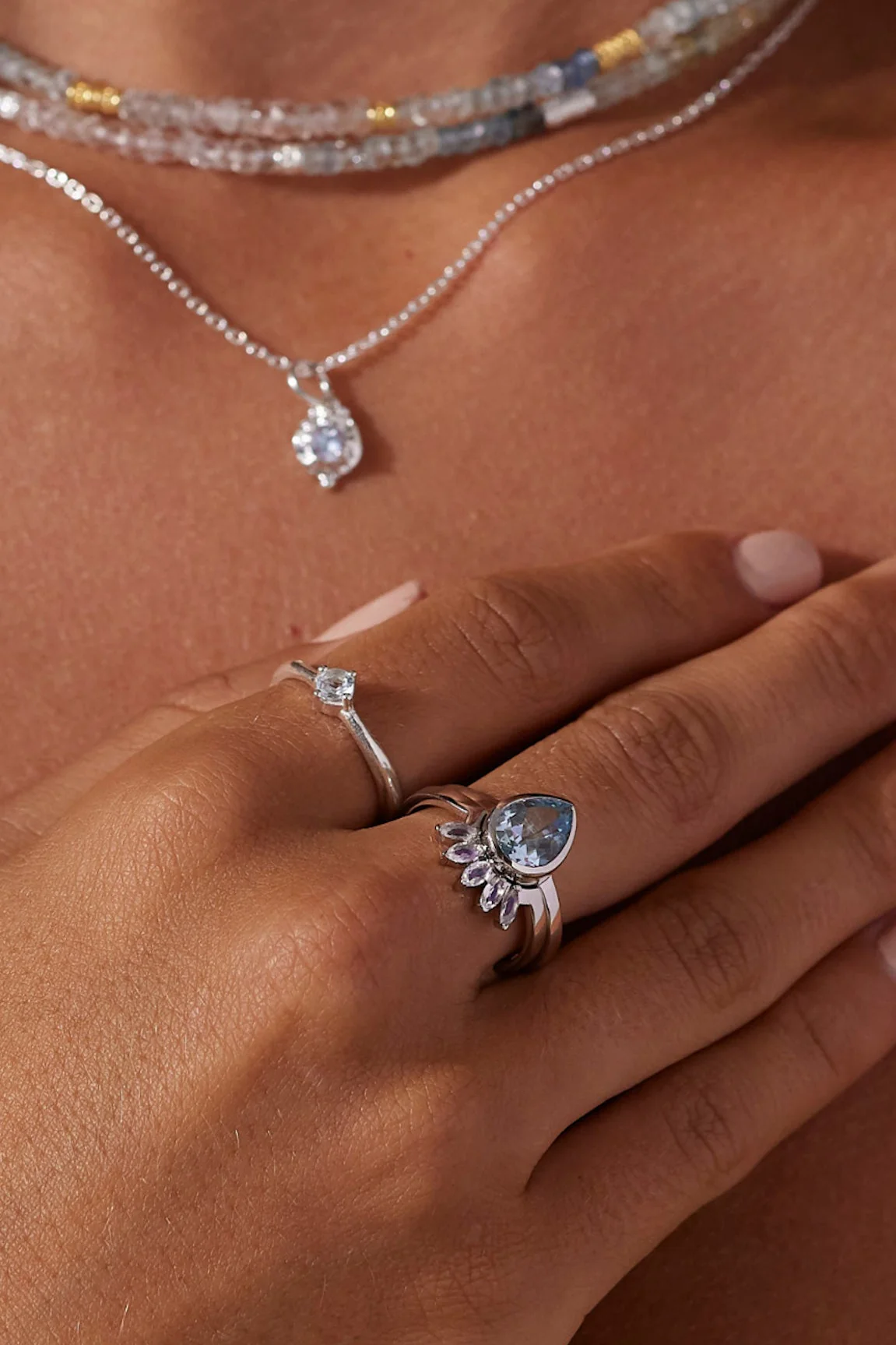 9K White Gold Aquamarine Tear Drop Ring - Image 3