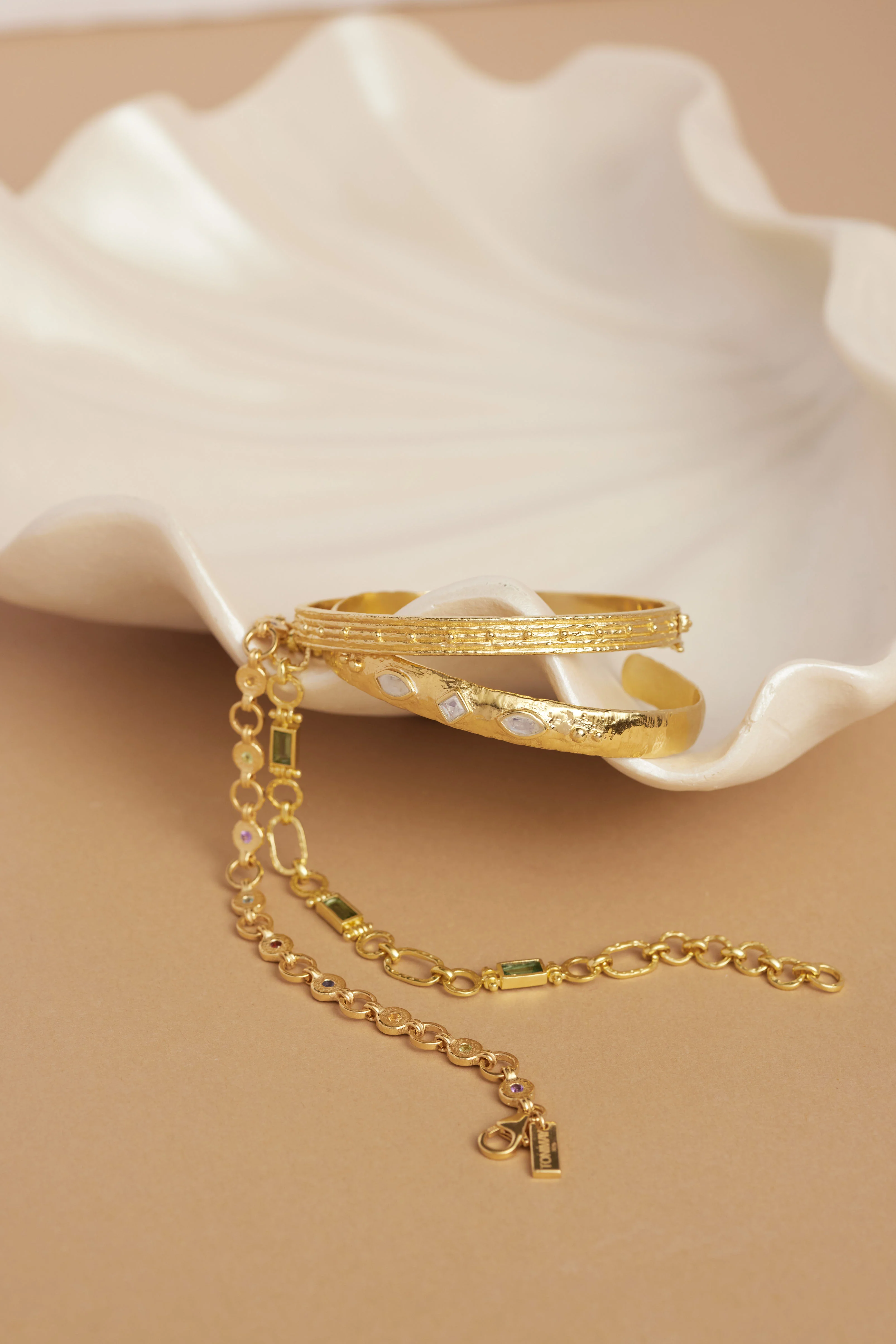 Nala Gold Bangle - Image 7