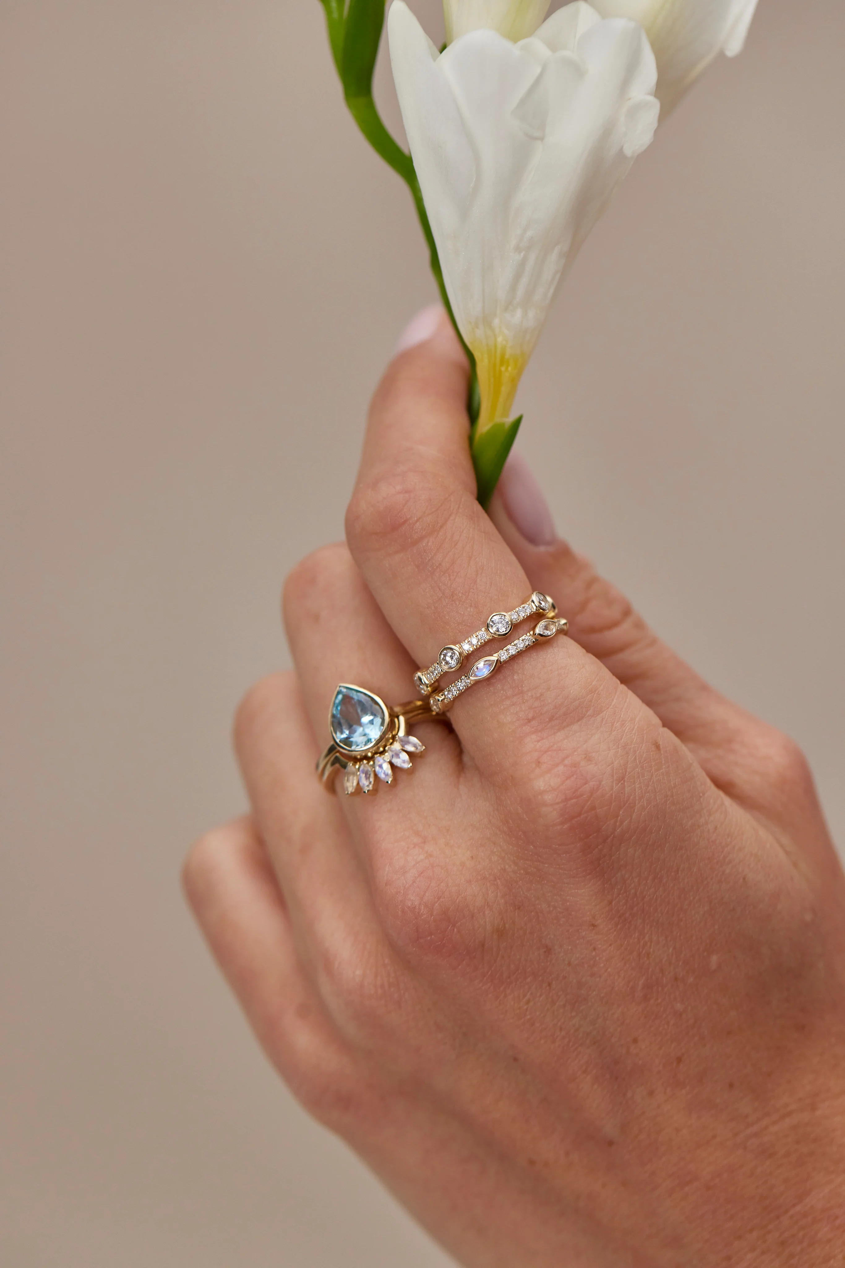 Starburst Halo Yellow Gold Band - Image 3